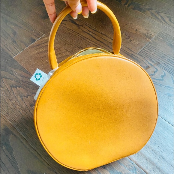 Tan circle shaped bag - Picture 5 of 7